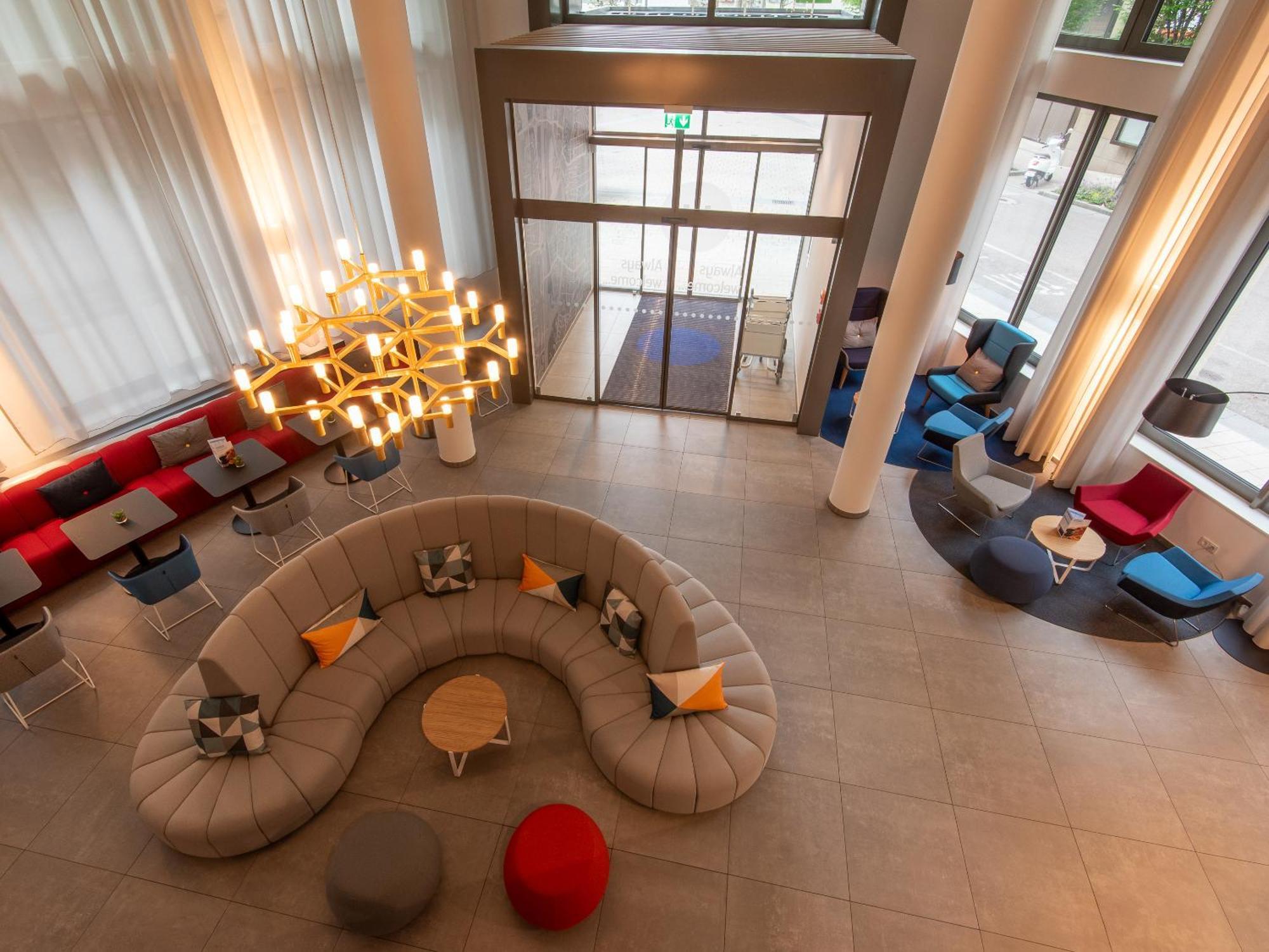 Holiday Inn Express Heilbronn By Ihg エクステリア 写真