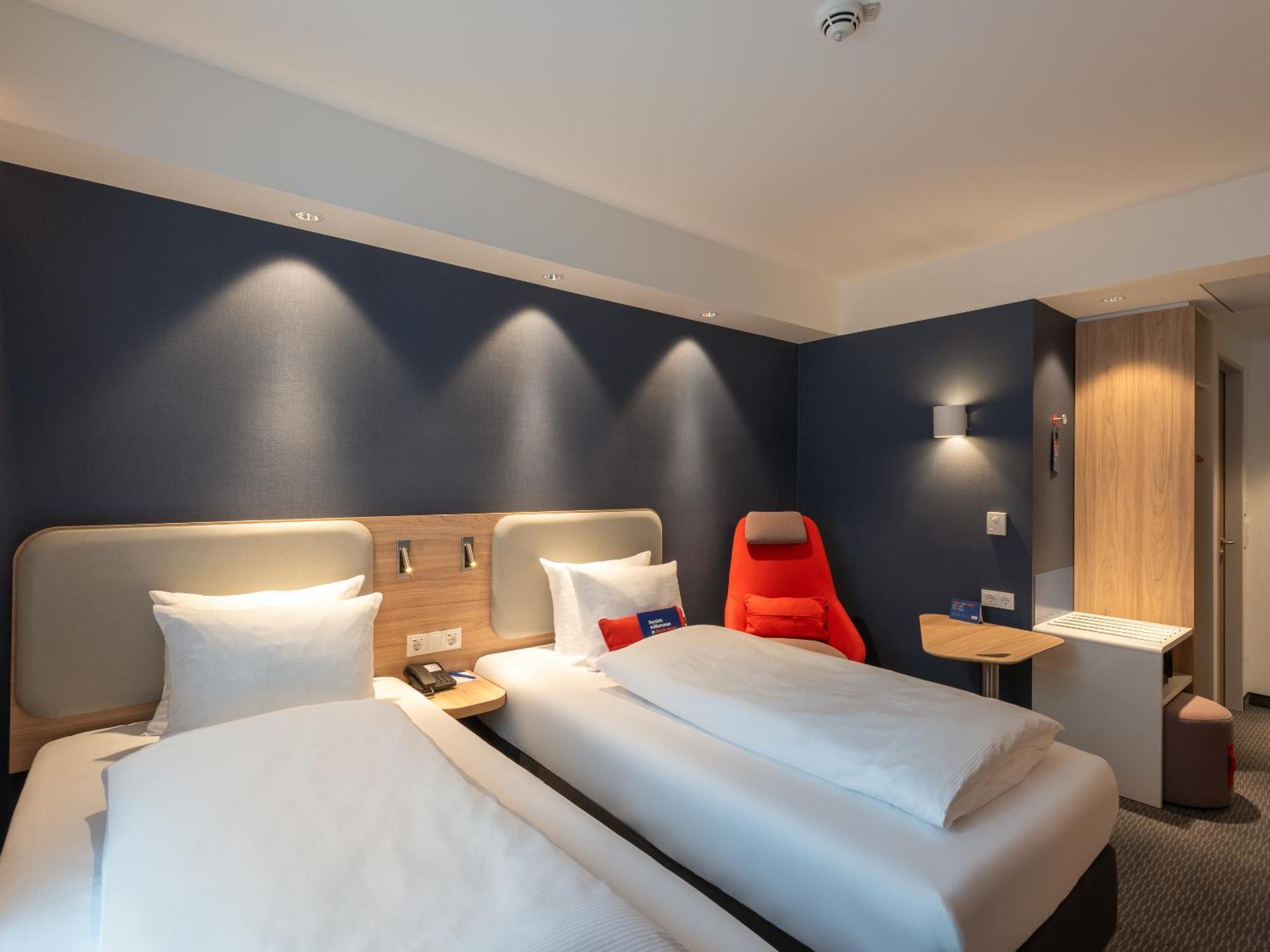 Holiday Inn Express Heilbronn By Ihg エクステリア 写真