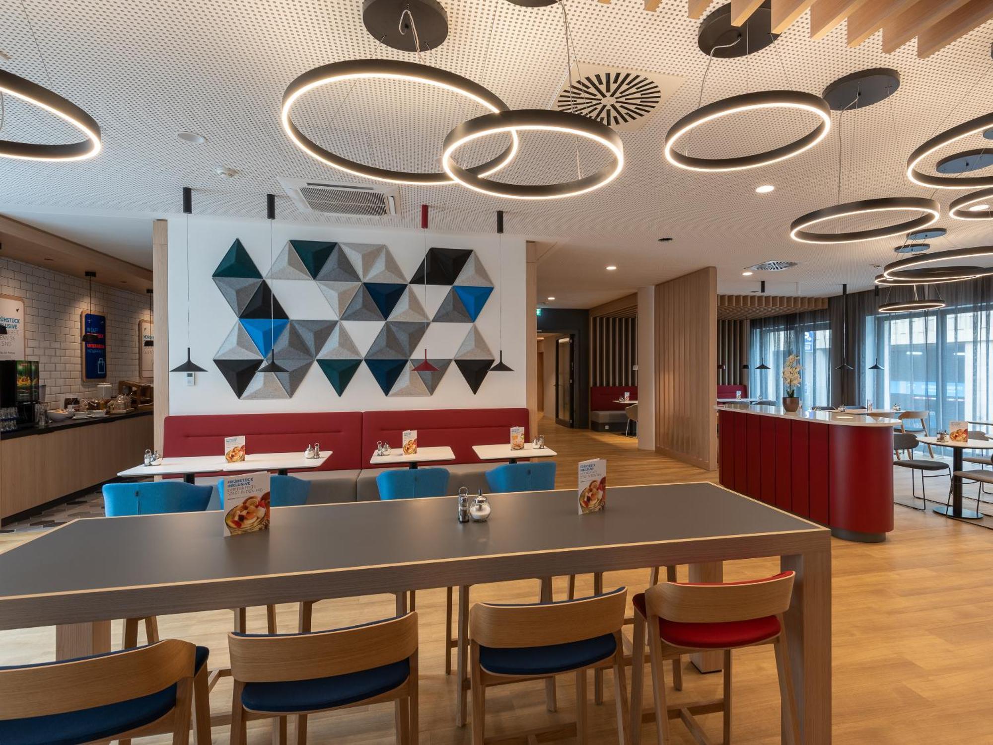 Holiday Inn Express Heilbronn By Ihg エクステリア 写真