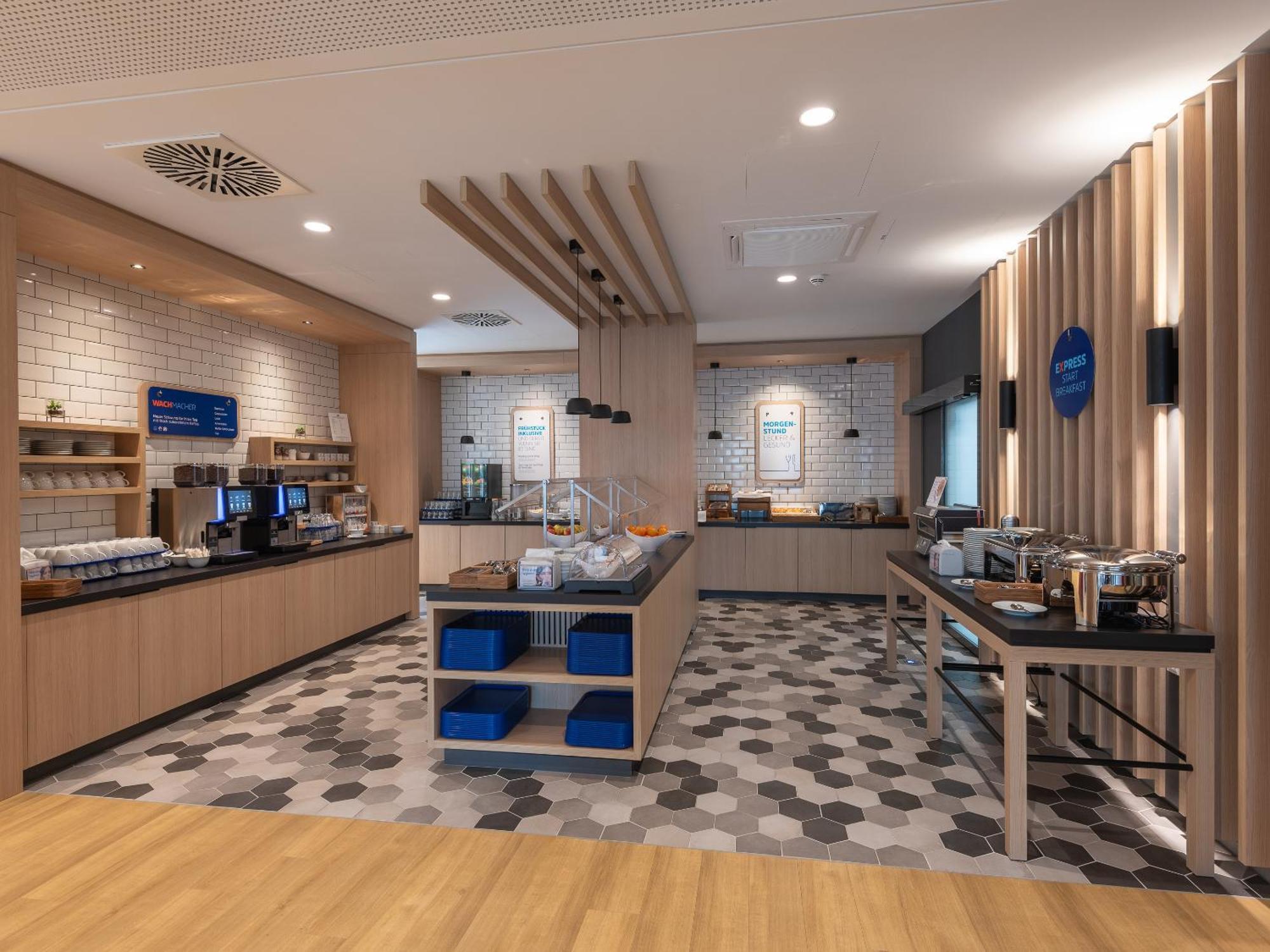Holiday Inn Express Heilbronn By Ihg エクステリア 写真