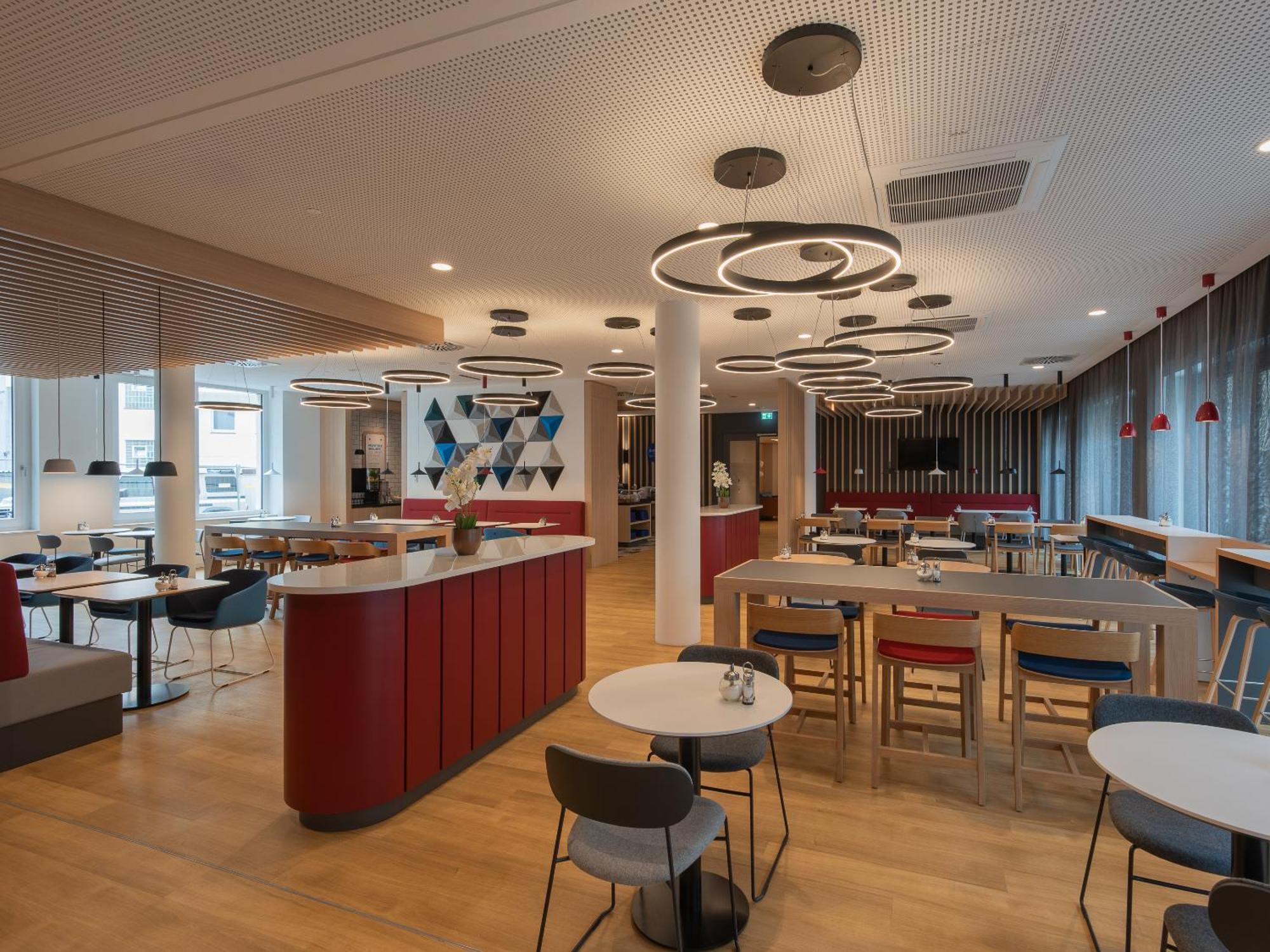 Holiday Inn Express Heilbronn By Ihg エクステリア 写真