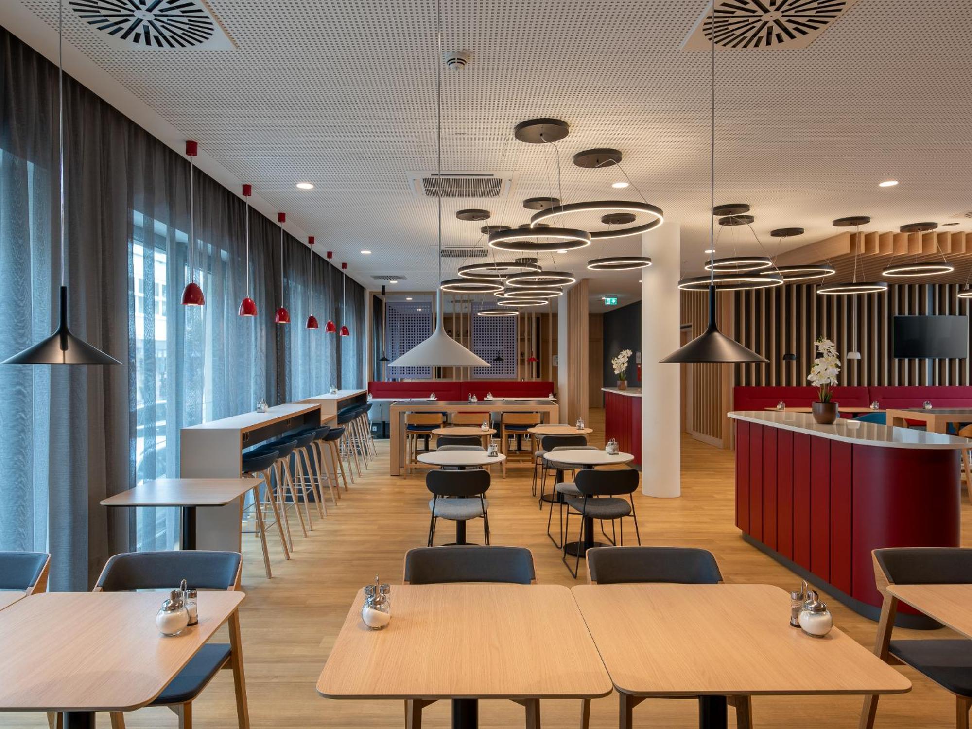 Holiday Inn Express Heilbronn By Ihg エクステリア 写真