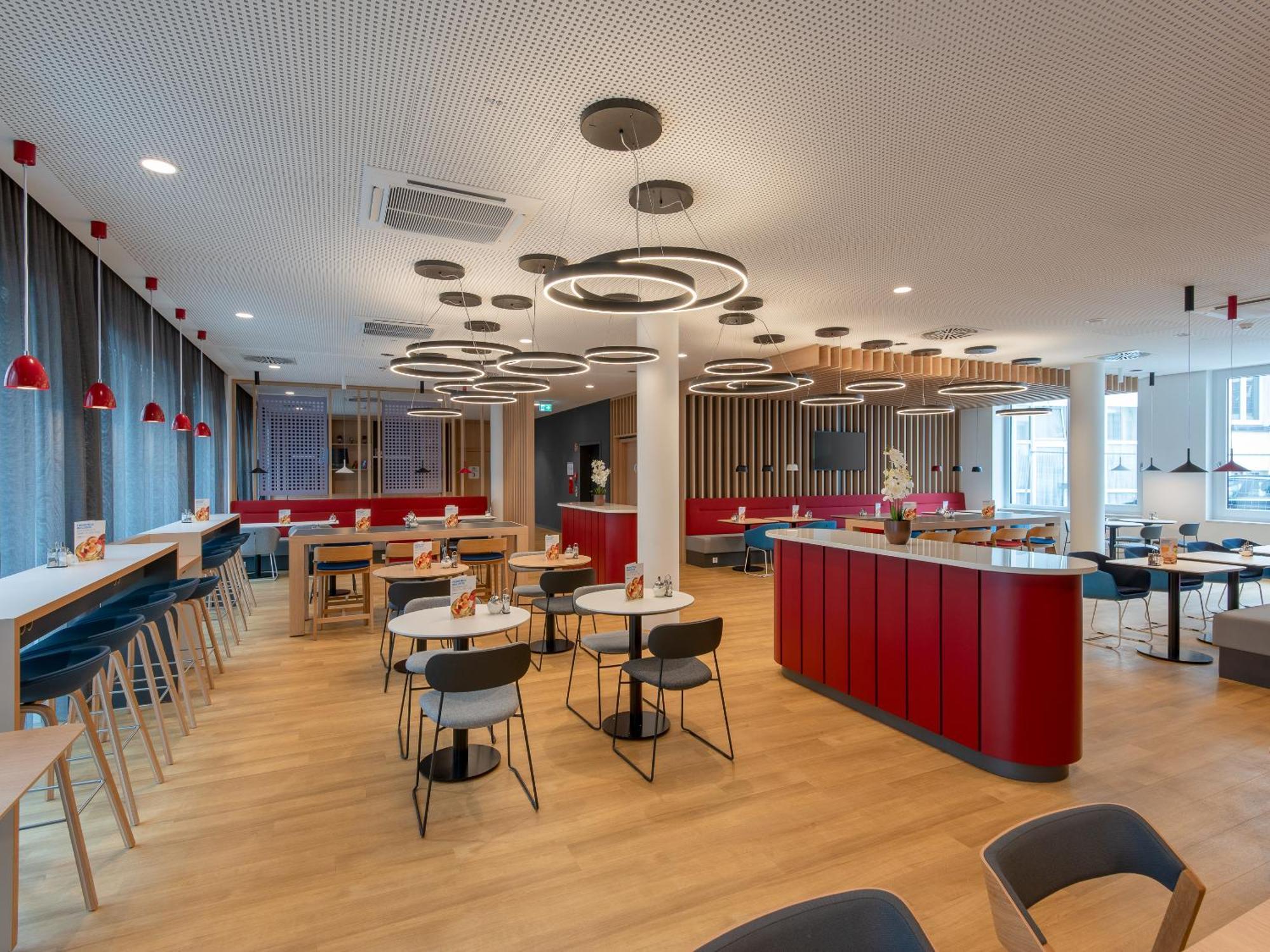 Holiday Inn Express Heilbronn By Ihg エクステリア 写真
