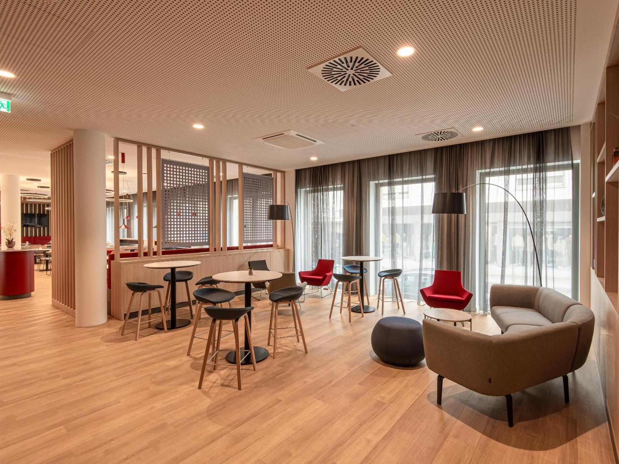 Holiday Inn Express Heilbronn By Ihg エクステリア 写真
